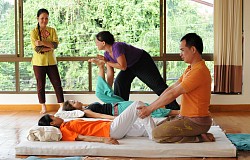 Un curso de masaje abierto a todos